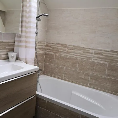Appartement Fonctionnel Et Chaleureux Proche